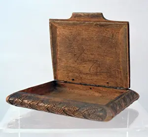 Cigarette box with Bedfordshire Regiment badge, WW1