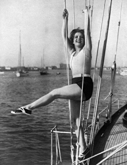 Images Dated 22nd October 2015: Clara Bow