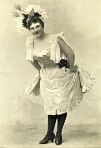 Rouge Prints: Clara Wieland in her Moulin Rouge song