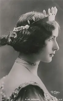 CLEO DE MERODE French actress and dancer in profile - she became the mistress of Leopold II of Belgium Date: early 1900s