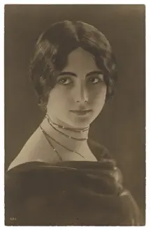Cleo De Merode / Postcard