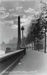 Needle Prints: Cleopatra's Needle in London