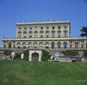 Images Dated 10th June 2019: Cliveden, Bucks - View from the Parterre
