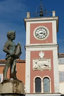 Images Dated 24th September 2007: Clock tower and statue, Rovinkj, Croatia