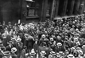 Closing Gallery: Closing of the Stock Exchange in London at the start of WWI