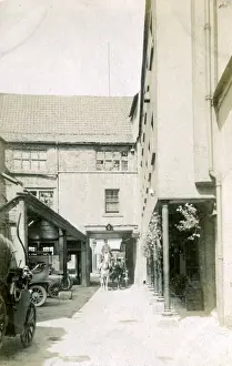 Nottinghamshire Prints: Coaching Inn Yard, Mansfield, Nottinghamshire