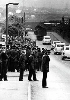 Picket Collection: Coal arriving at Orgreave