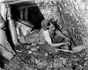 Coal mining at the seam face