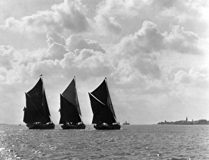 Images Dated 23rd August 2011: Coastal Sailing Barges