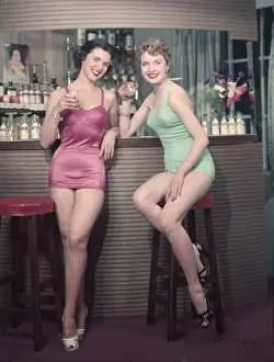 Cocktail Girls 1950S 1 / 4