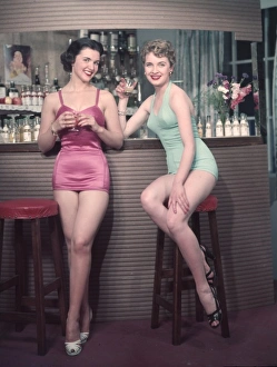 Cocktail Girls 1950S 2/4