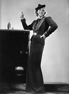 Images Dated 1st December 2016: Cocktail Gown 1930S