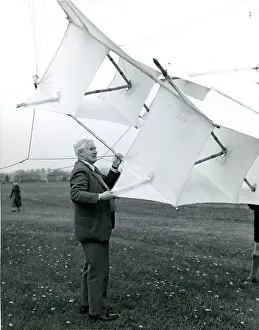 Kite Prints: Cody kite at the 1951 Royal Aeronautical Society Garden ?