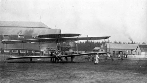 Warming Gallery: Codys British Army Aeroplane No 1 warming up at the Balloon
