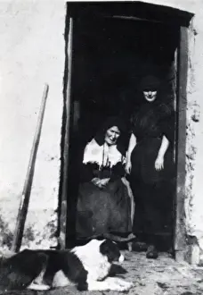 Colliers wife and daughter, Hook, South Wales