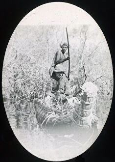 Iranian Collection: Colonial Persia, hunting in reed boats