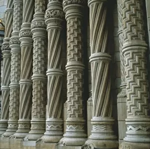 Detail of columns on the Waterhouse Building