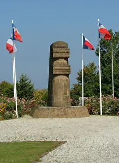 Liberation Gallery: Com Deb Sig Liberation Memorial, Oistreham