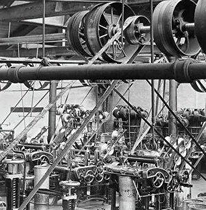 Images Dated 3rd January 2019: Combing Room, T W Rust & Co in 1892