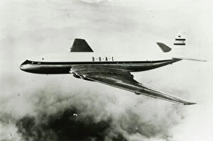 Airliner Collection: Comet airliner (first in service). BOAC