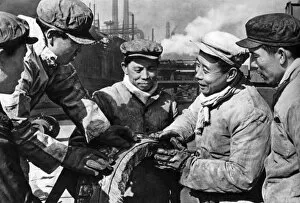 Images Dated 28th June 2016: Communist China - chemical workers