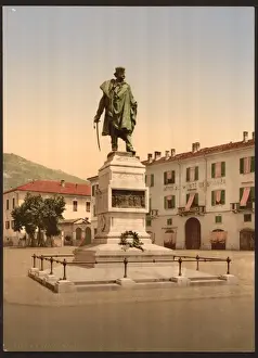 Como Prints: Como, Garibaldi Monument, Lake Como, Italy