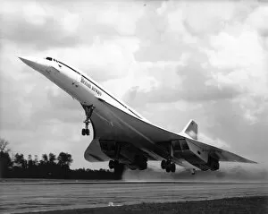 Concorde in British Airways colours takes-off