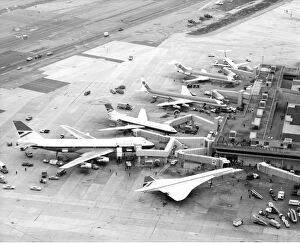 Images Dated 25th January 2014: Concorde G-BOa a Boeing 747 and a VC10