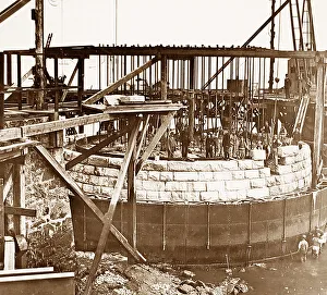 Construction of the Forth Bridge