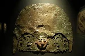 Mochica Prints: Copper crown found on the bones of the guardian