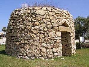 Air Port Gallery: Copy of ancient Maltese hunting hut