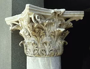 Images Dated 19th January 2016: Corinthian capital with acanthus leaves and volute. Pergamon