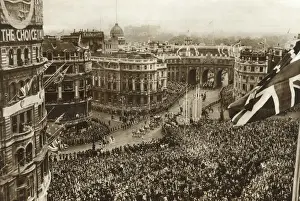 Pageant Prints: Coronation 1953, crowds in Trafalgar Square