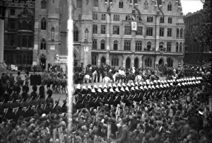 Coronation. Escorts dispersing