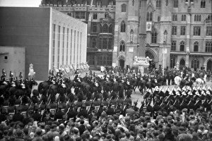 Gallacher Gallery: Coronation. Household Cavalry escort