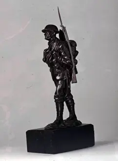 Statuette Prints: Corporal of the Scots Guards in Battle Order, WW1
