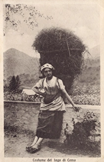 Images Dated 24th January 2011: Costume of a Woman Of Lake Como, Italy