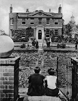Evacuation Prints: A Country House School for Evacuated Architects