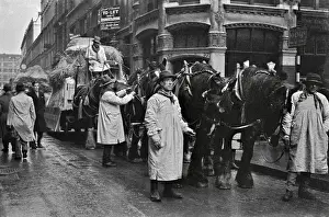 Letting Prints: Countrymen in a London street