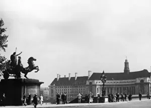 County Hall & Boudicca
