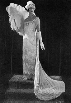 Images Dated 1st August 2017: Court gown by Elspeth Phelps