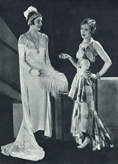 Images Dated 6th January 2017: Court gown and evening dress for the opera, 1930