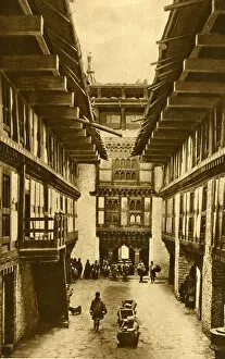 Images Dated 31st July 2018: Court in the Kings Palace, Bhutan, South Asia
