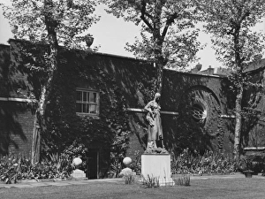 Acquired Gallery: Courtauld Garden