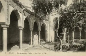 Images Dated 7th December 2015: Courtyard of Hassan Basha Mosque, Oran