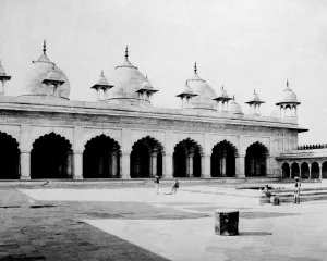 Agra Gallery: Courtyard of Moti Masjid (Pearl Mosque), Agra, India