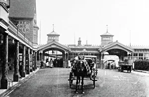 Cowes Prints: Cowes Entrance to Steamers Isle of Wight early 1900s