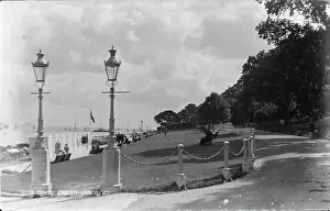 Lampposts Prints: Cowes Green