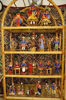 Crafts. Bonecos of Estremoz. Ceramic figures representing di