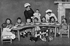 Images Dated 22nd February 2017: Creche for the children of munitions workers, WW1